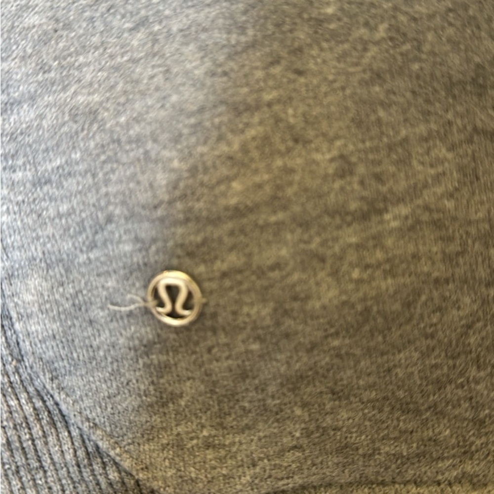 Lululemon Gray woman’s jacket, very good condition size 6
